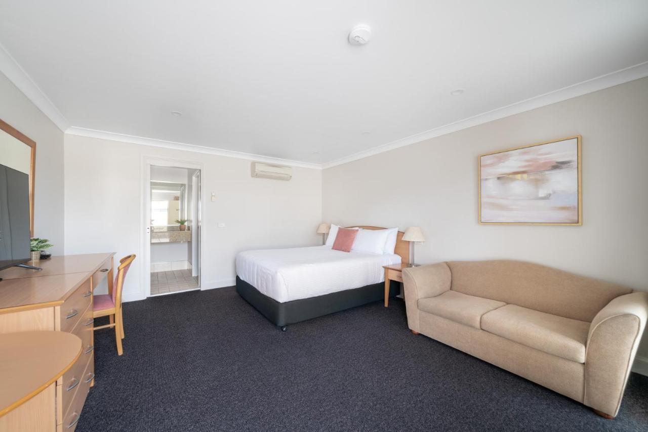 Heritage Inn Bathurst Extérieur photo