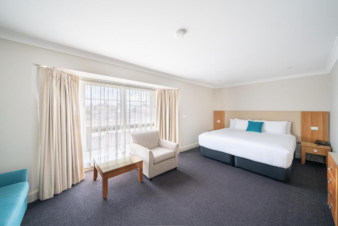 Heritage Inn Bathurst Extérieur photo