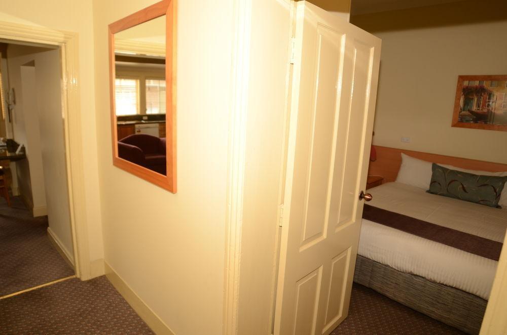Heritage Inn Bathurst Extérieur photo