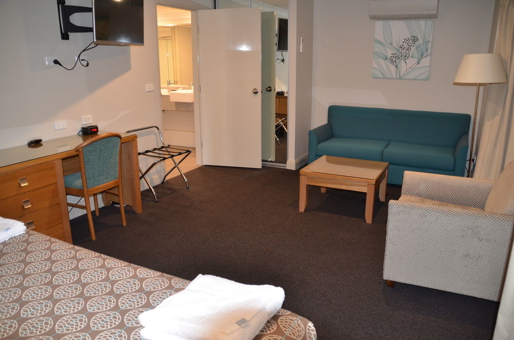 Heritage Inn Bathurst Extérieur photo