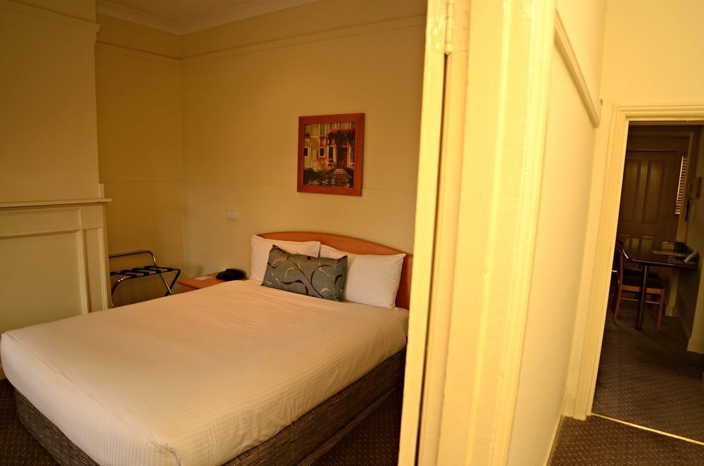 Heritage Inn Bathurst Extérieur photo