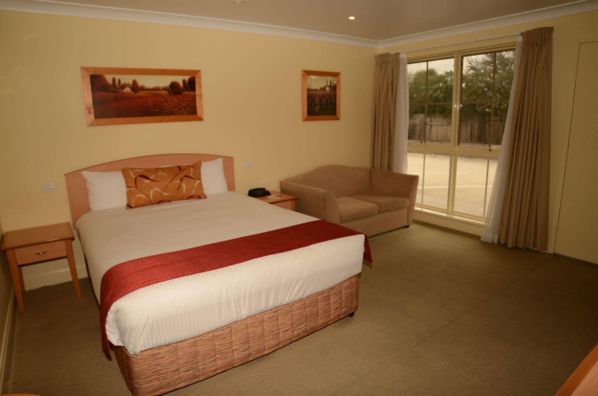 Heritage Inn Bathurst Extérieur photo