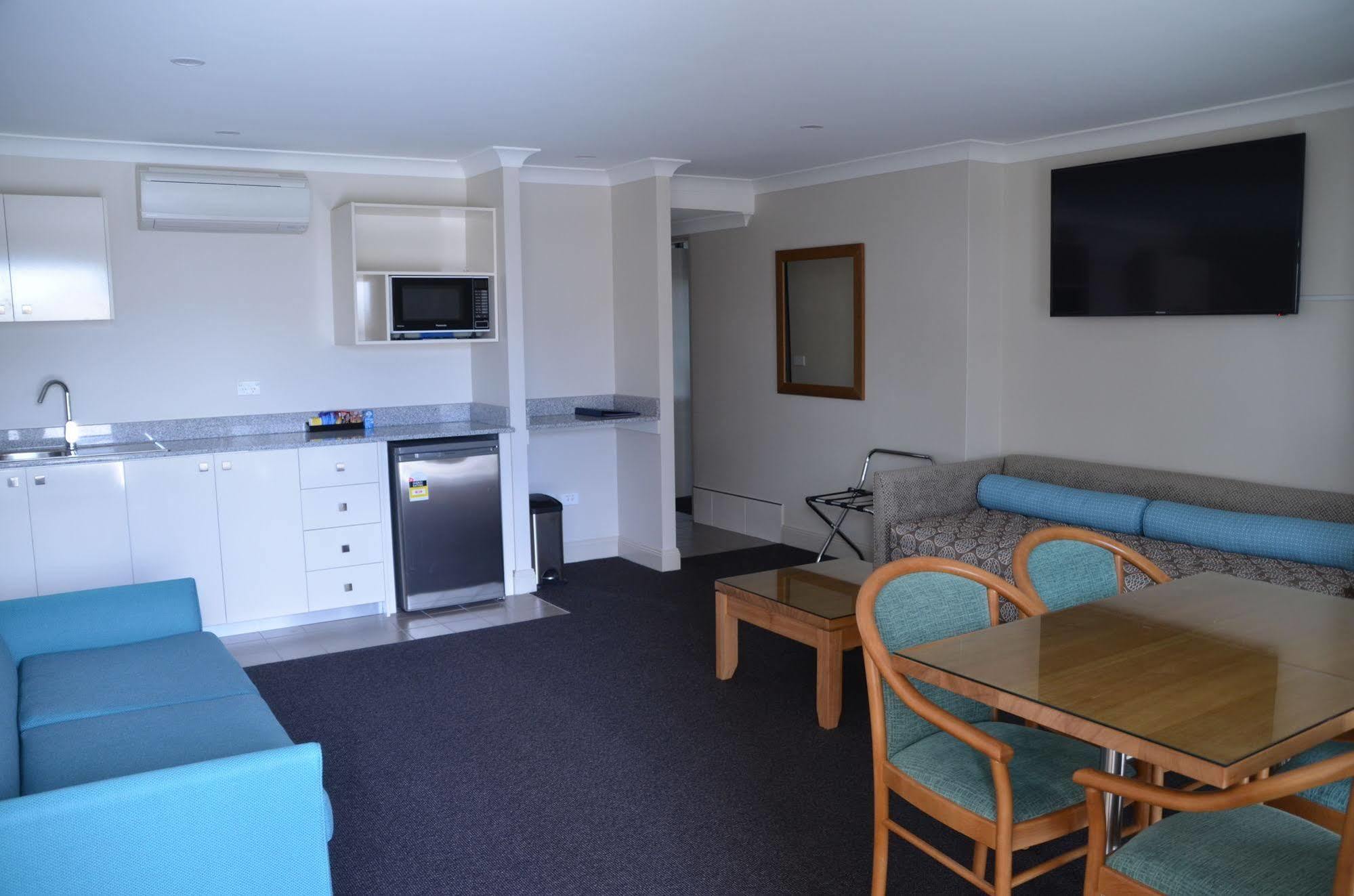 Heritage Inn Bathurst Extérieur photo