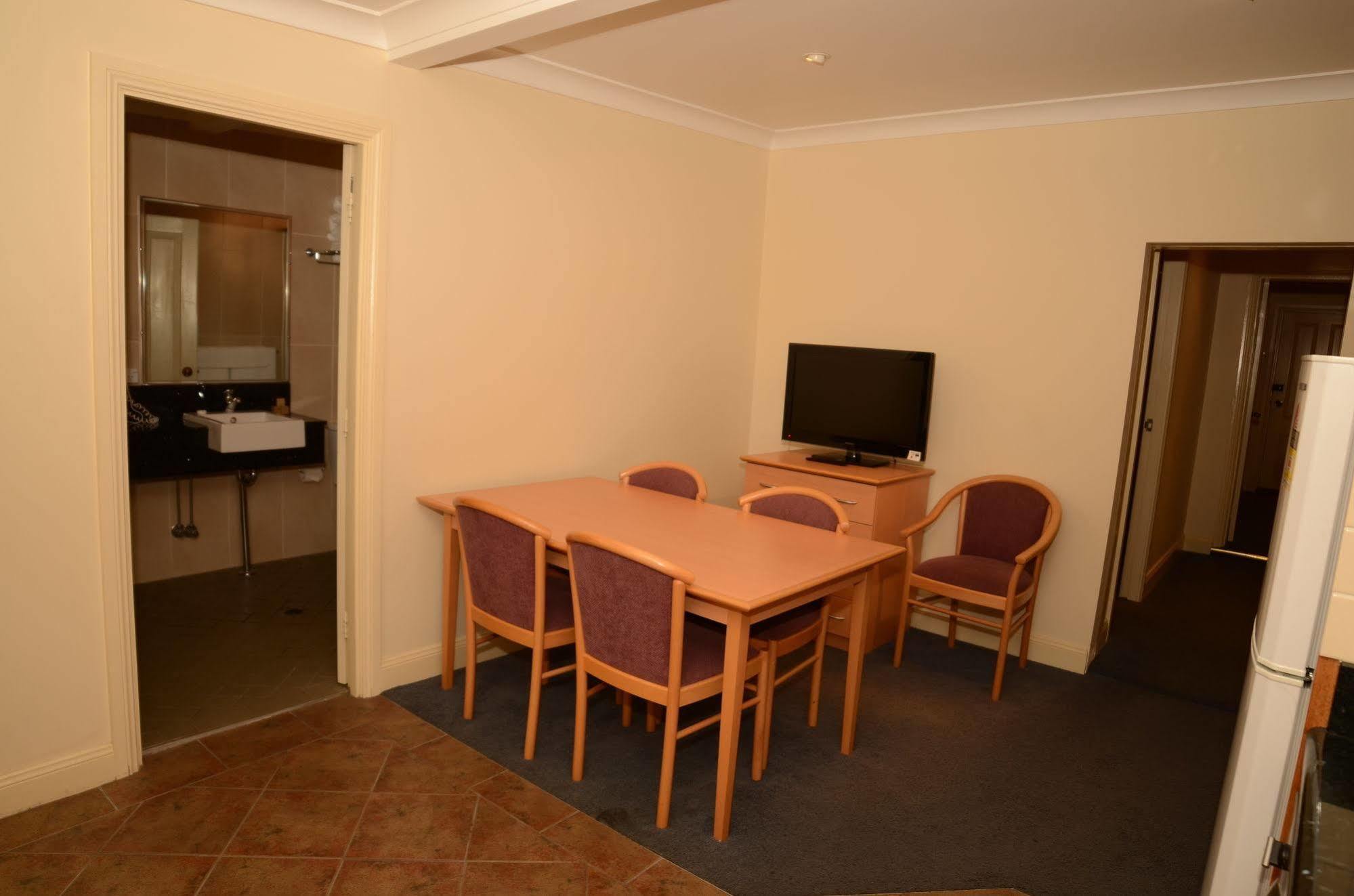 Heritage Inn Bathurst Extérieur photo