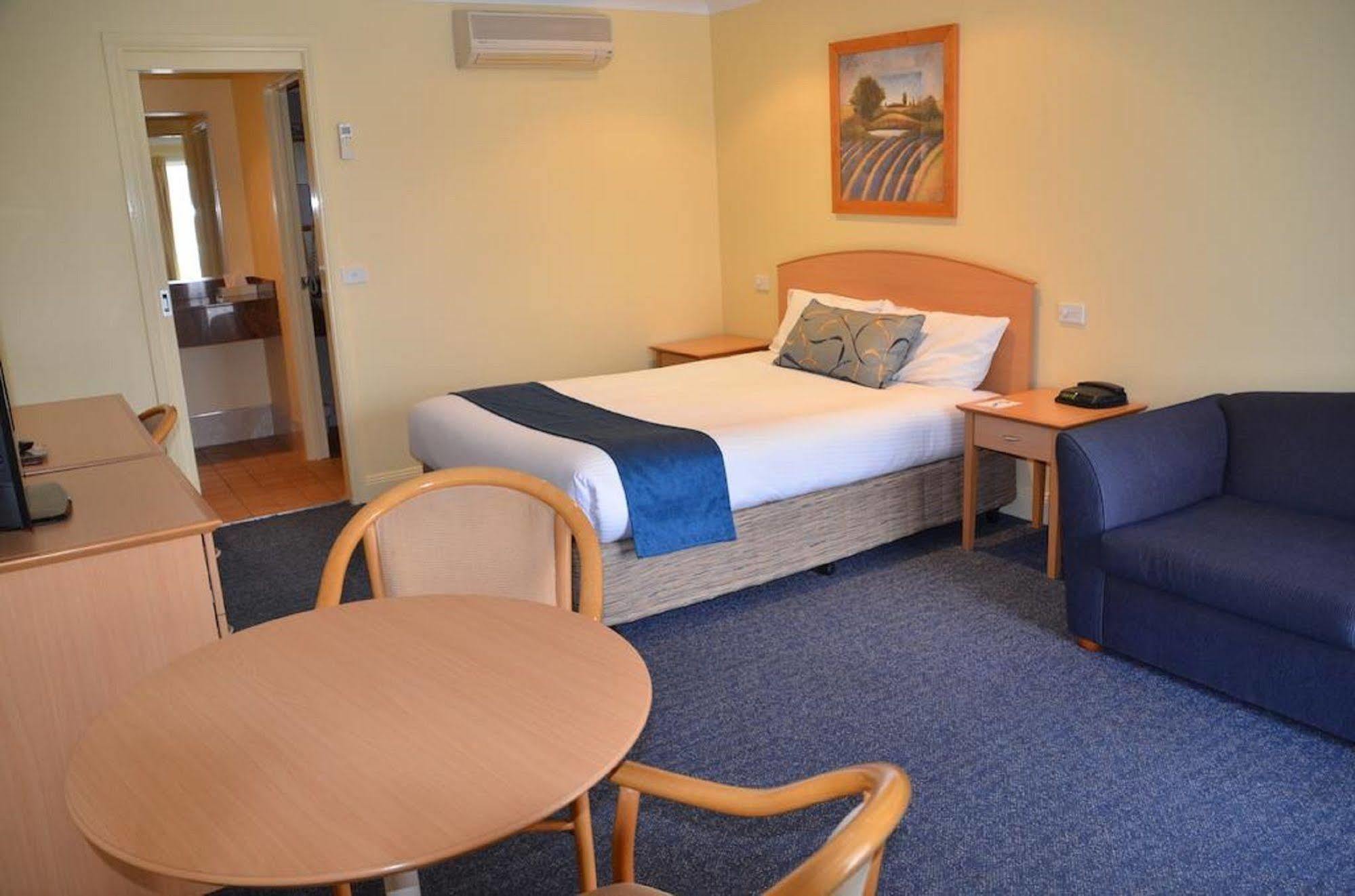 Heritage Inn Bathurst Extérieur photo